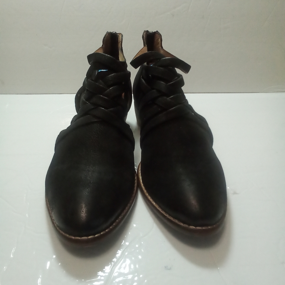 Seychelles women's strapy booties